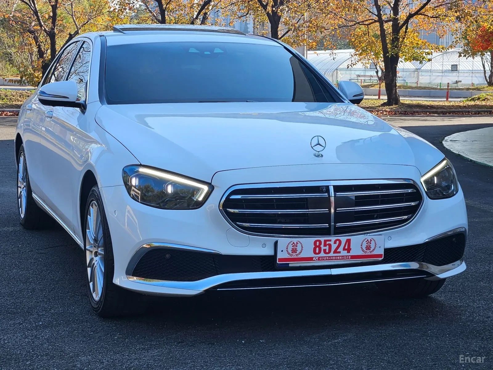 Mercedes-Benz E 220 4MATIC* AVANTGARDE* TOP CENA, снимка 2 - Автомобили и джипове - 55611249