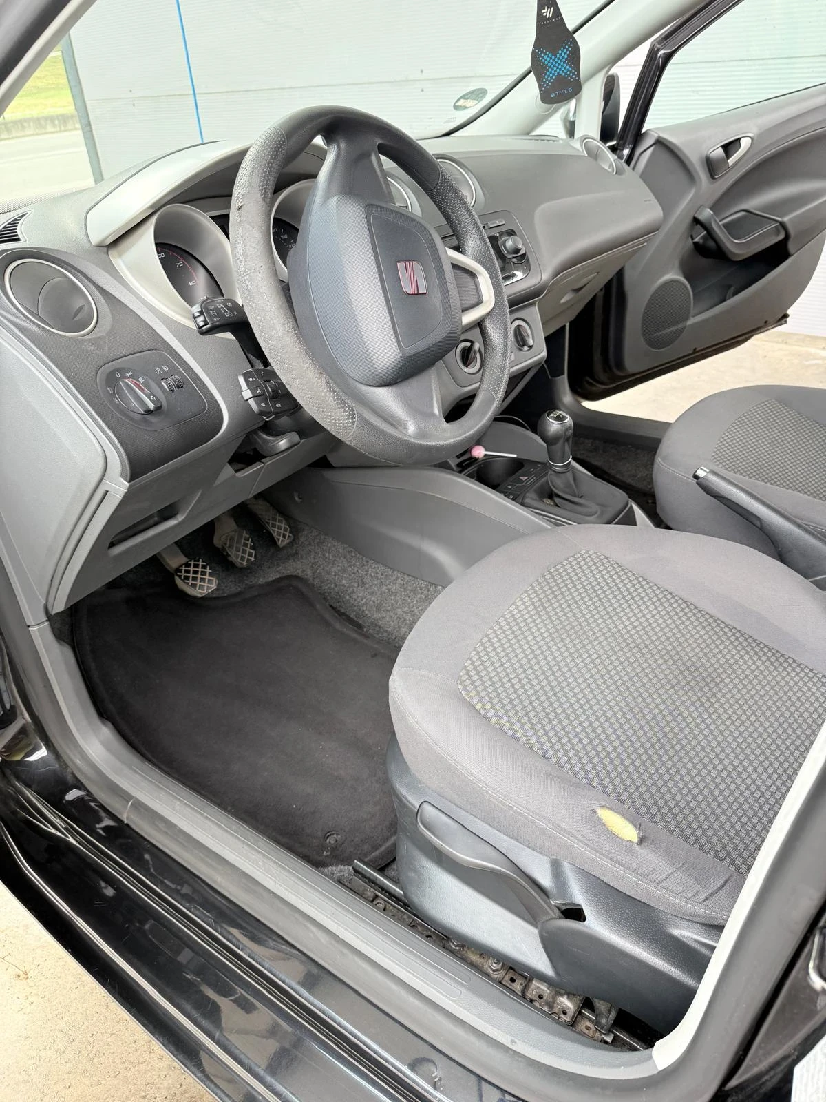Seat Ibiza, снимка 17 - Автомобили и джипове - 55806867