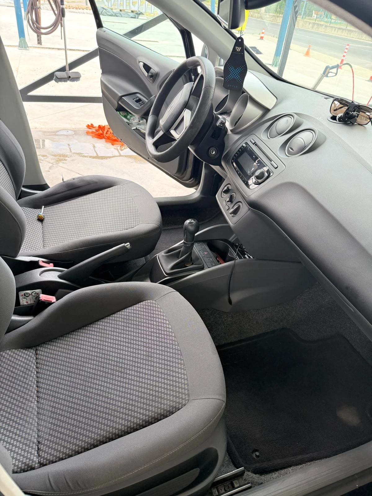 Seat Ibiza, снимка 5 - Автомобили и джипове - 55806867