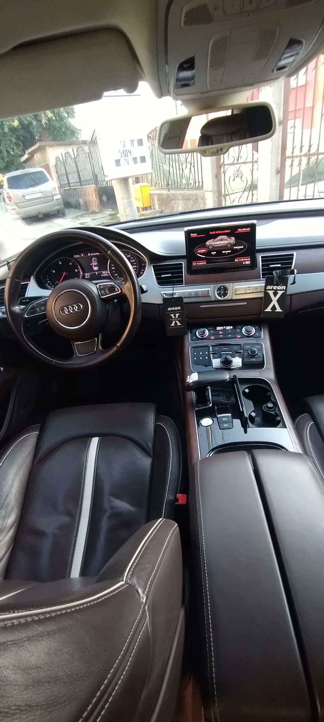 Audi A8, снимка 5 - Автомобили и джипове - 55904221