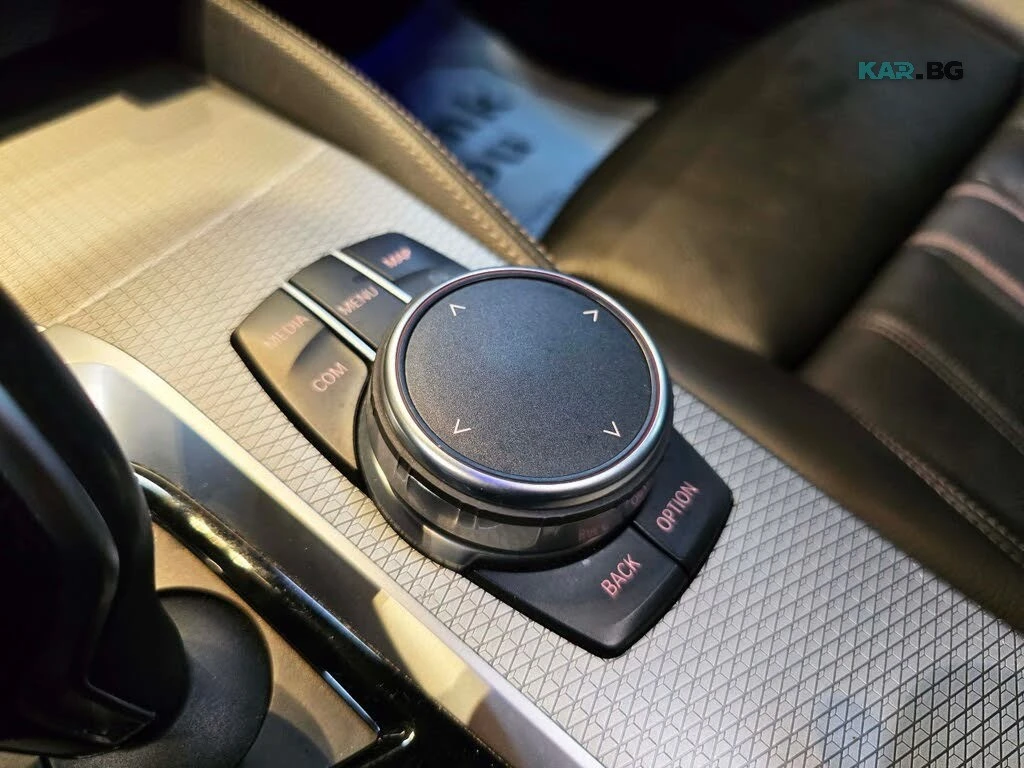 BMW 530 xDrive * M Pack * HUD *  АвтоКредит * (ЦЕНА ДО БГ), снимка 17 - Автомобили и джипове - 55948804