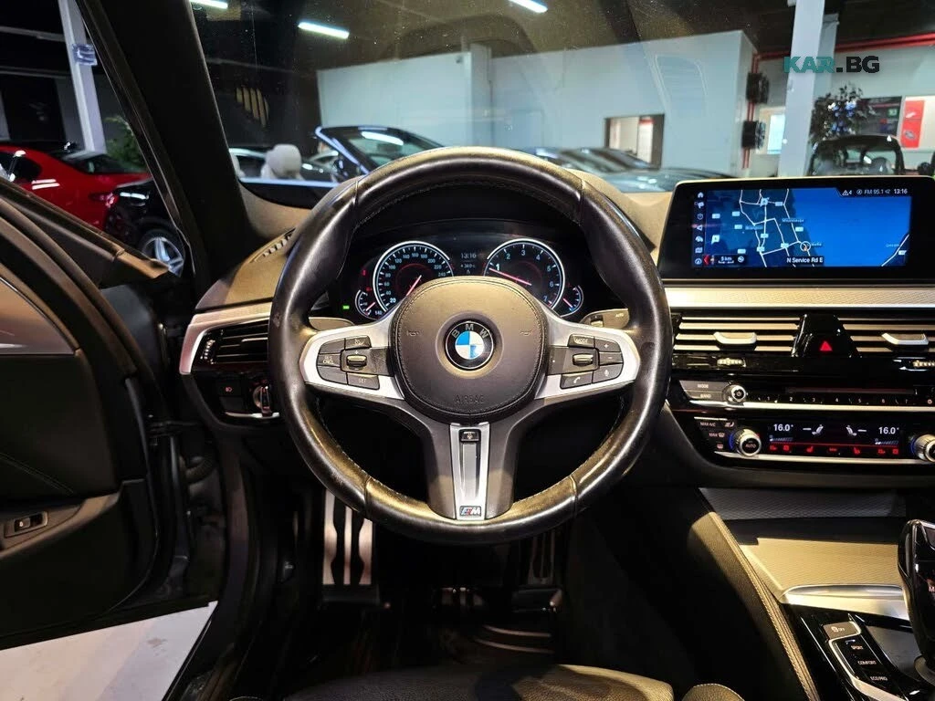 BMW 530 xDrive * M Pack * HUD *  АвтоКредит * (ЦЕНА ДО БГ), снимка 10 - Автомобили и джипове - 55948804