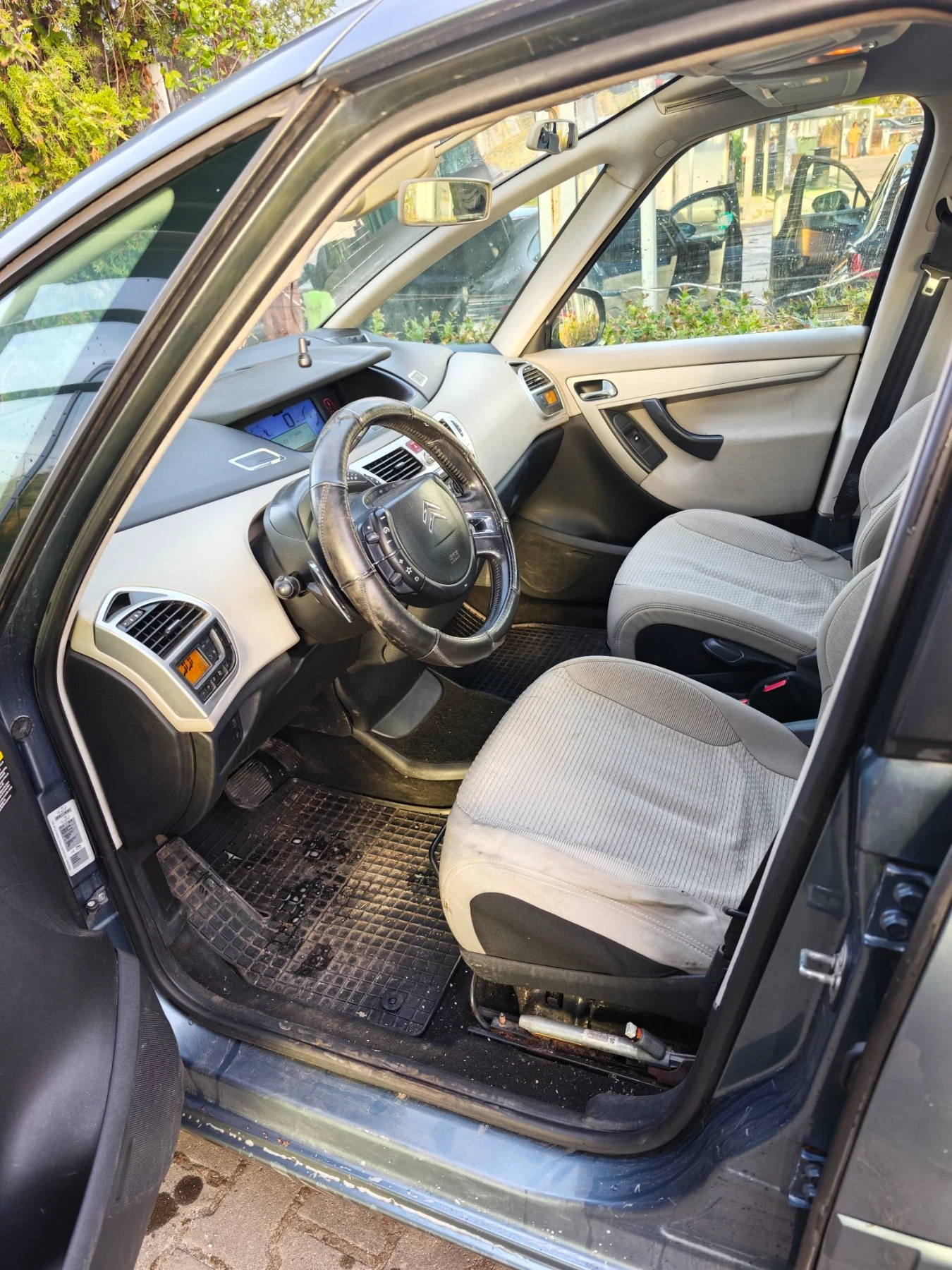 Citroen C4 Picasso 1.6 tdi, снимка 9 - Автомобили и джипове - 56329685