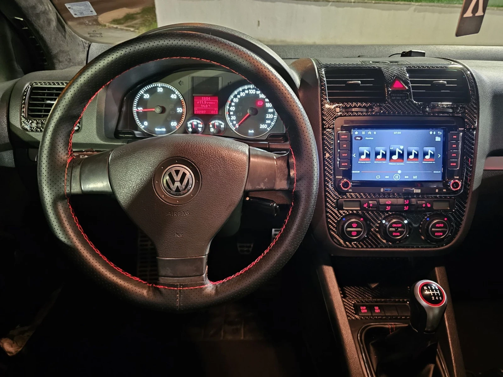 VW Golf 2.0TDI , снимка 10 - Автомобили и джипове - 56363544