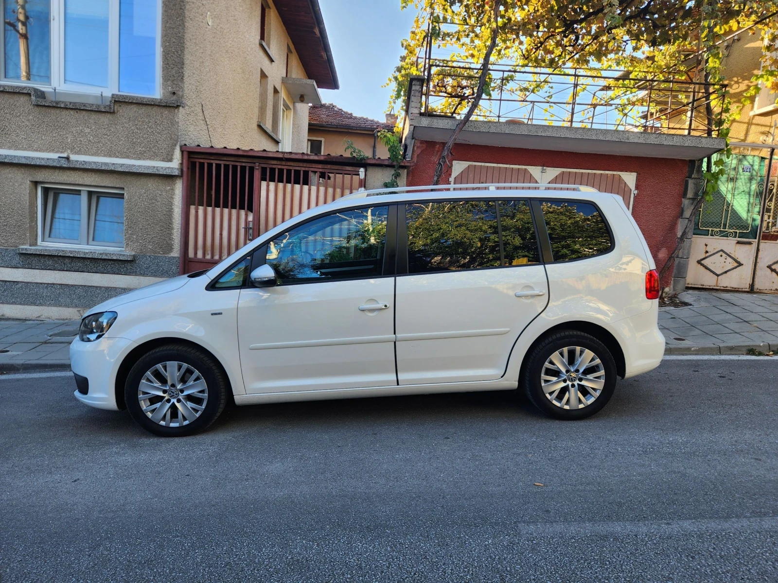 VW Touran Life , снимка 3 - Автомобили и джипове - 56455788