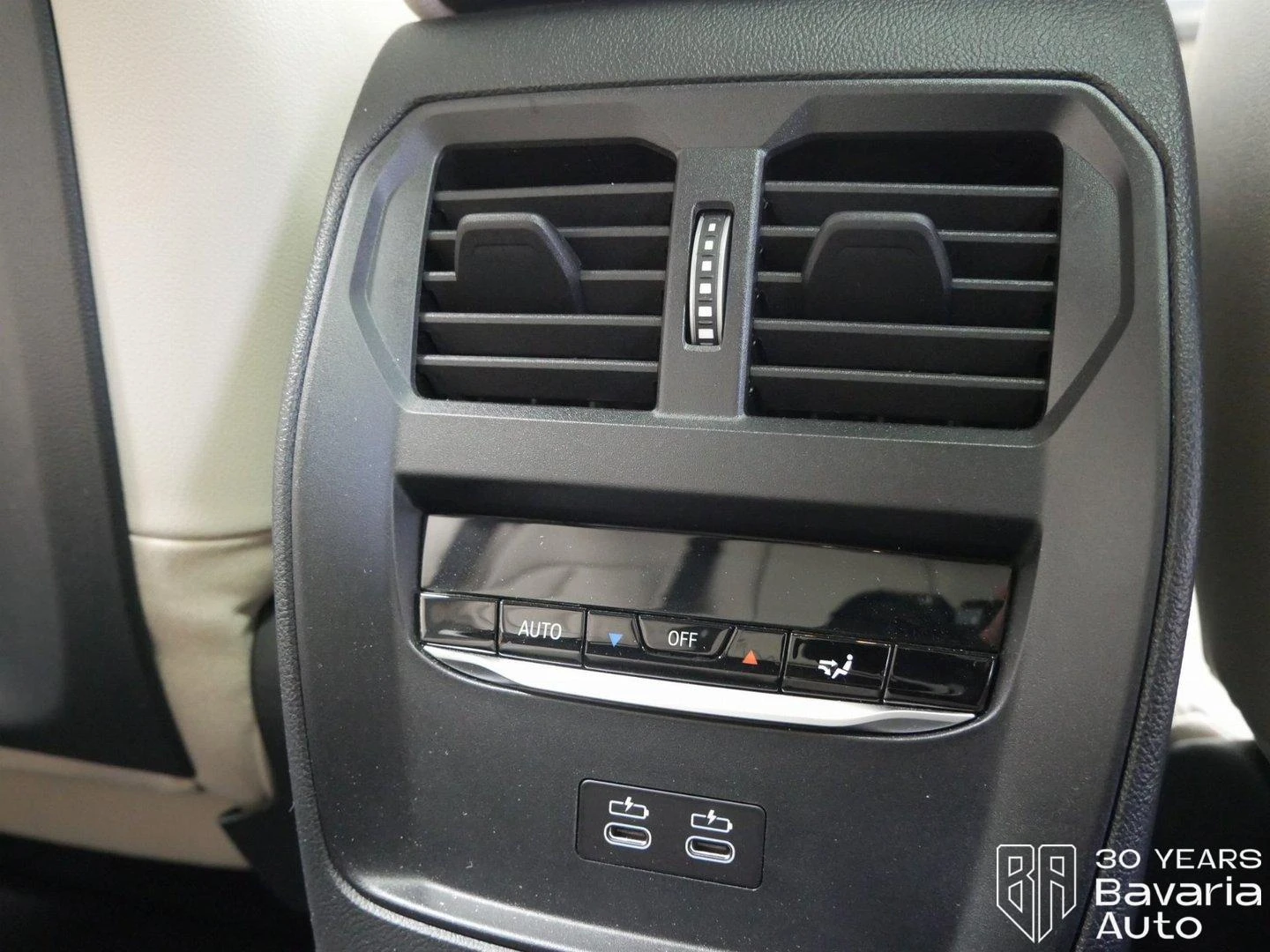 BMW 340 M340i xDrive Touring Sportautomatic, снимка 13 - Автомобили и джипове - 56633111
