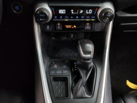 Toyota Rav4 2WD* КОЖА* ОБДУХВ* ПАНО* , снимка 9