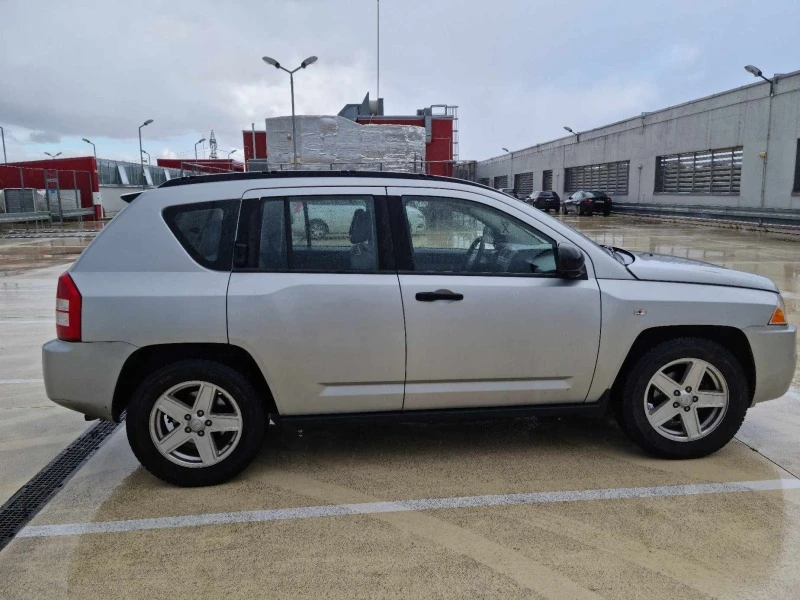 Jeep Compass, снимка 2 - Автомобили и джипове - 48194934