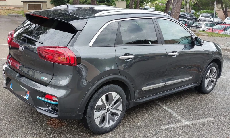Kia Niro, снимка 2 - Автомобили и джипове - 53407836
