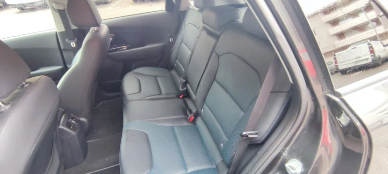 Kia Niro, снимка 11 - Автомобили и джипове - 53407836