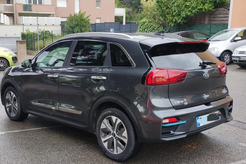 Kia Niro, снимка 7 - Автомобили и джипове - 53407836