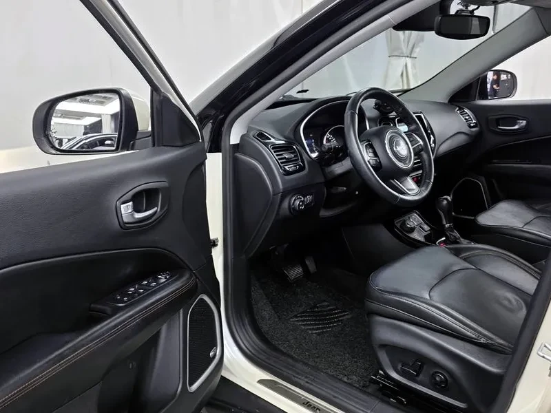 Jeep Compass 2Nd Generation 2.4 Limited Awd, снимка 10 - Автомобили и джипове - 55264238