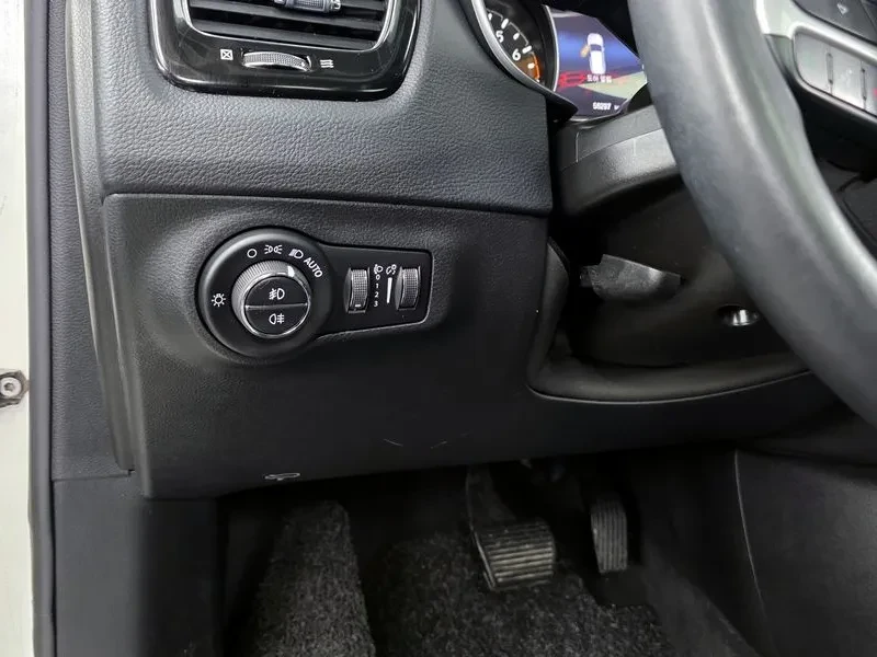 Jeep Compass 2Nd Generation 2.4 Limited Awd, снимка 16 - Автомобили и джипове - 55264238