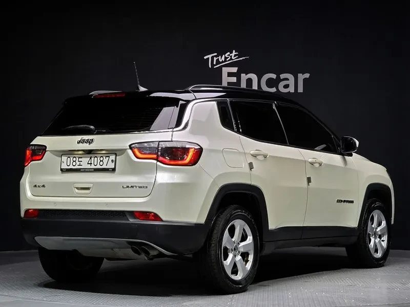 Jeep Compass 2Nd Generation 2.4 Limited Awd, снимка 2 - Автомобили и джипове - 55264238