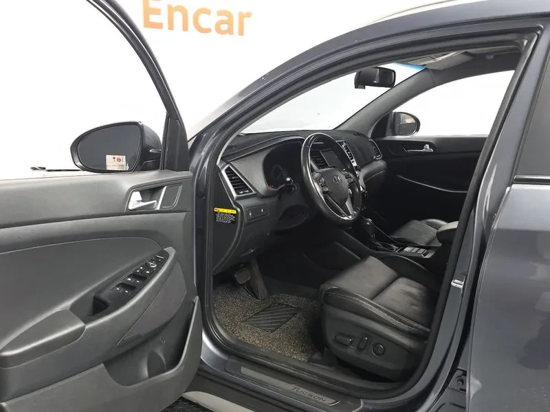 Hyundai Tucson 1.7 2WD PREMIUM, снимка 10 - Автомобили и джипове - 55747417