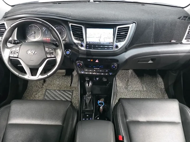 Hyundai Tucson 1.7 2WD PREMIUM, снимка 7 - Автомобили и джипове - 55747417