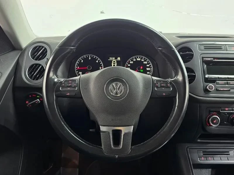 VW Tiguan, снимка 12 - Автомобили и джипове - 56688210
