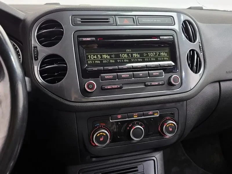 VW Tiguan, снимка 13 - Автомобили и джипове - 56688210