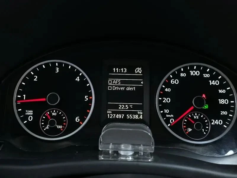 VW Tiguan, снимка 8 - Автомобили и джипове - 56688210