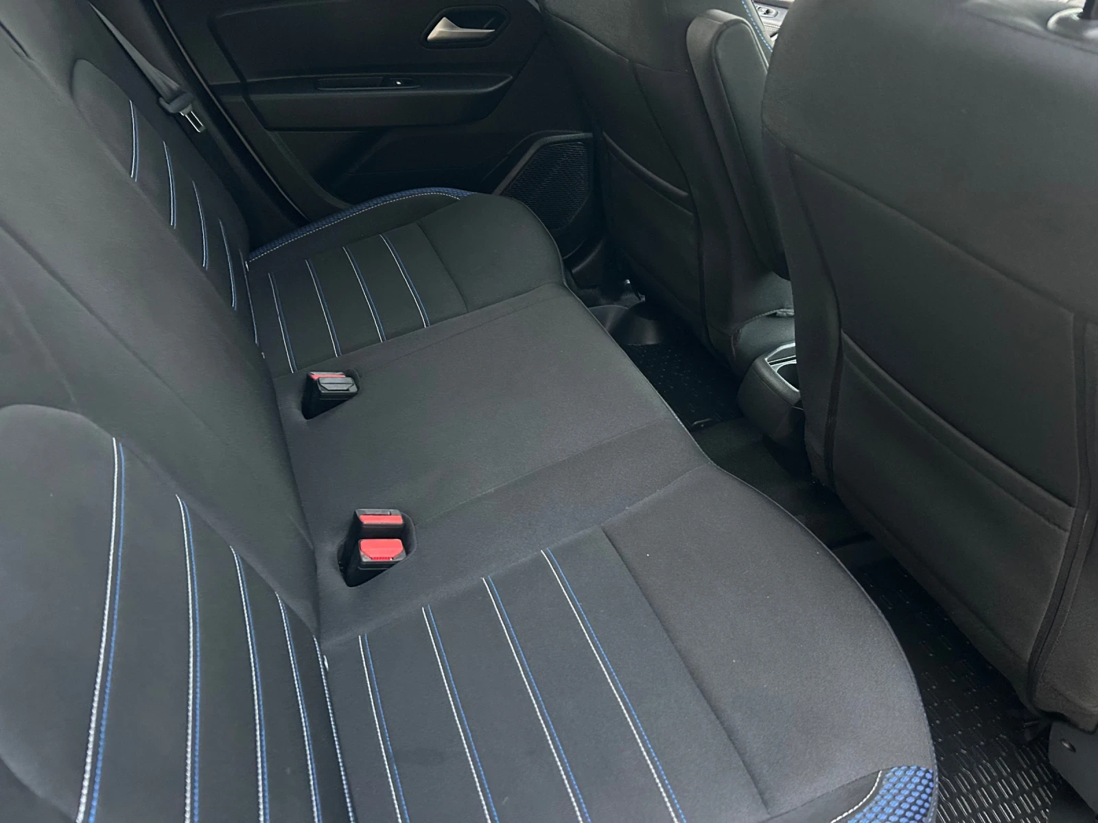 Dacia Duster Dacia Duster-1.333TCe4x4kameri360-Unikat-34368km., снимка 17 - Автомобили и джипове - 52829980