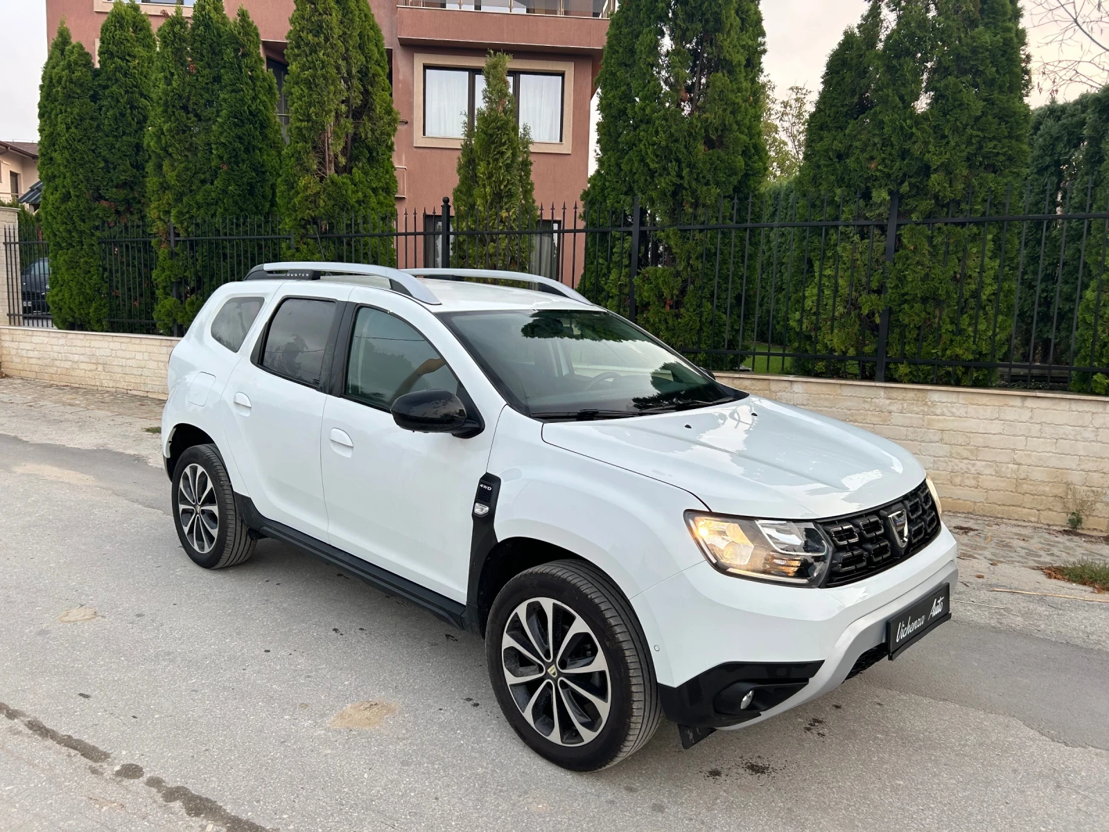 Dacia Duster Dacia Duster-1.333TCe4x4kameri360-Unikat-34368km., снимка 4 - Автомобили и джипове - 52829980