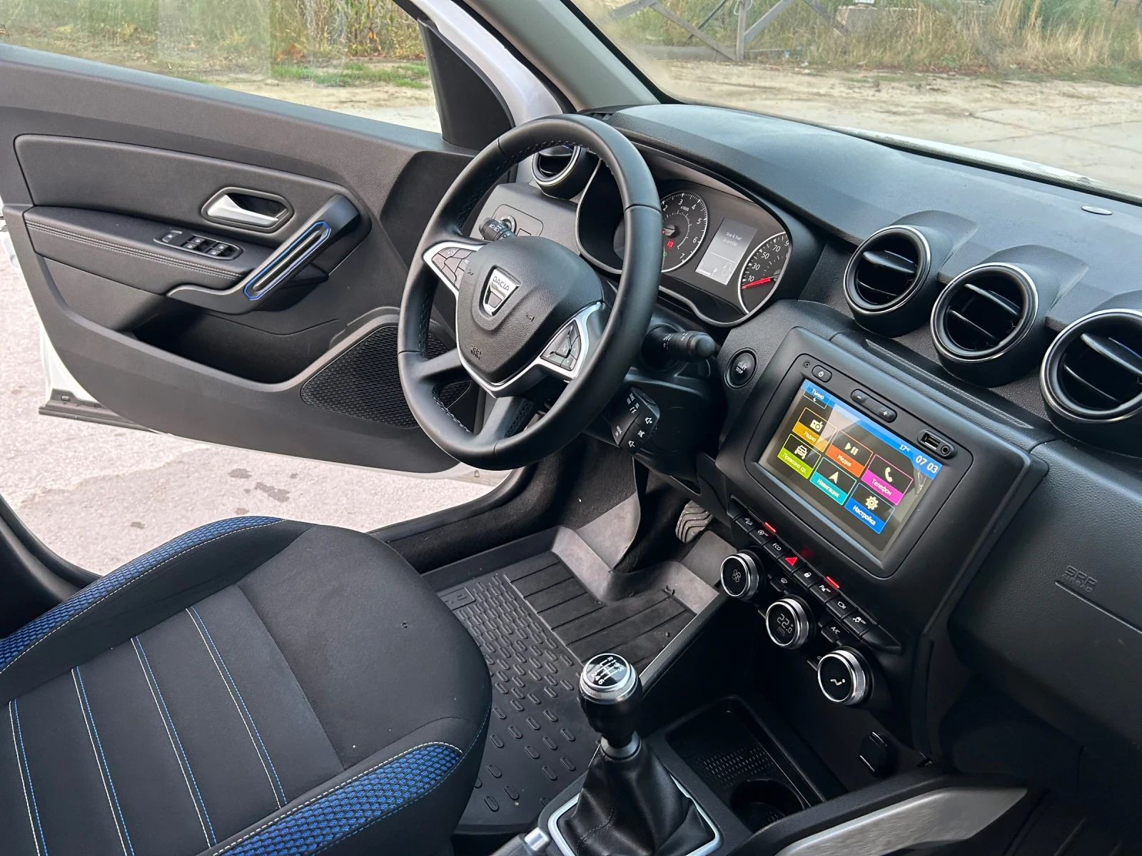 Dacia Duster Dacia Duster-1.333TCe4x4kameri360-Unikat-34368km., снимка 11 - Автомобили и джипове - 52829980