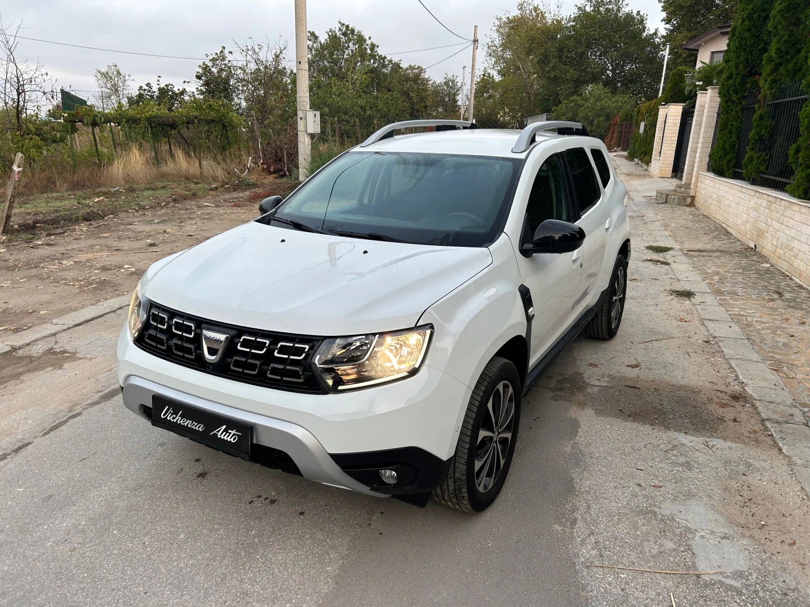 Dacia Duster Dacia Duster-1.333TCe4x4kameri360-Unikat-34368km., снимка 2 - Автомобили и джипове - 52829980