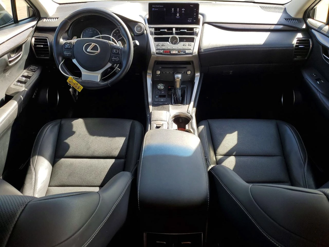 Lexus NX 300 2.0l Base, снимка 8 - Автомобили и джипове - 53939361