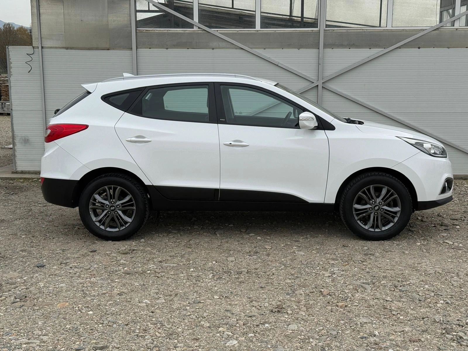 Hyundai IX35 1.7 CRDI Facelift/Navi/Kamera/Keyless/Лизинг, снимка 3 - Автомобили и джипове - 54216235