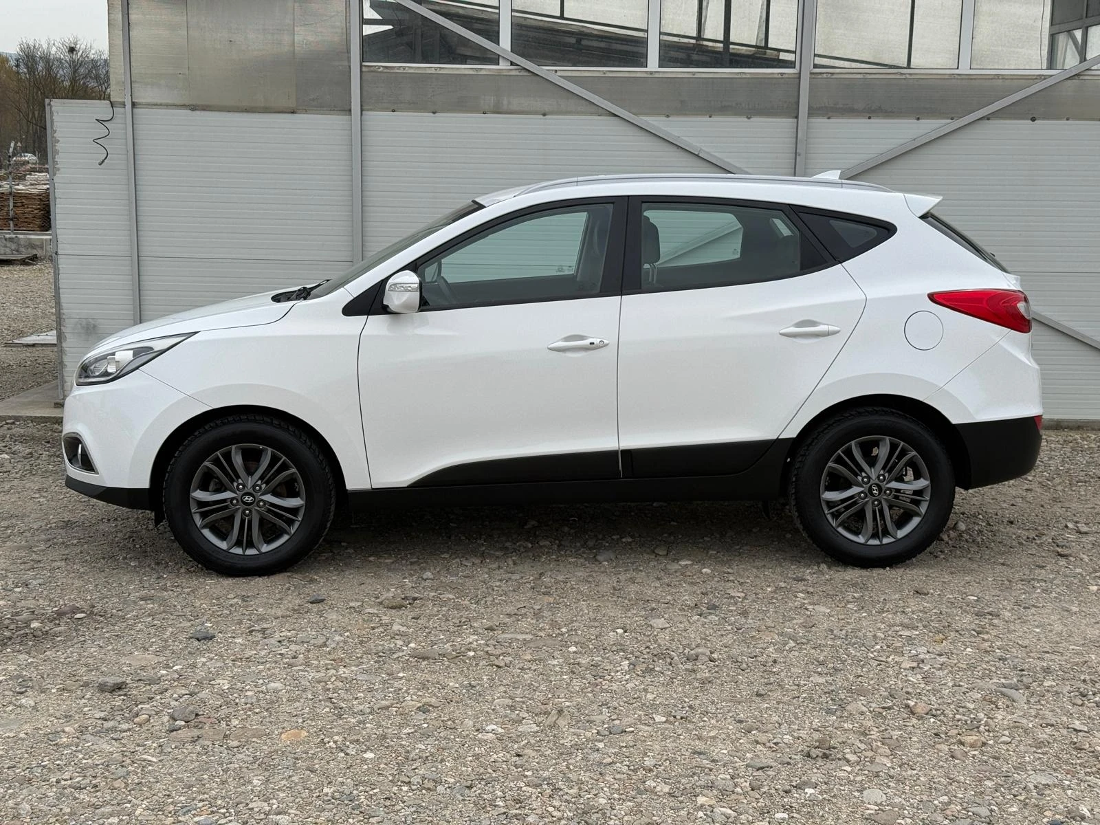 Hyundai IX35 1.7 CRDI Facelift/Navi/Kamera/Keyless/Лизинг, снимка 7 - Автомобили и джипове - 54216235