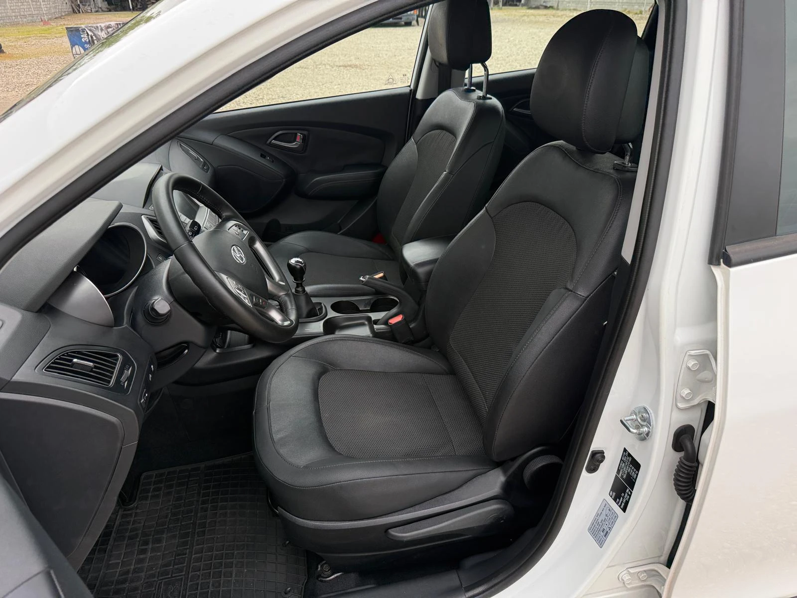 Hyundai IX35 1.7 CRDI Facelift/Navi/Kamera/Keyless/Лизинг, снимка 9 - Автомобили и джипове - 54216235