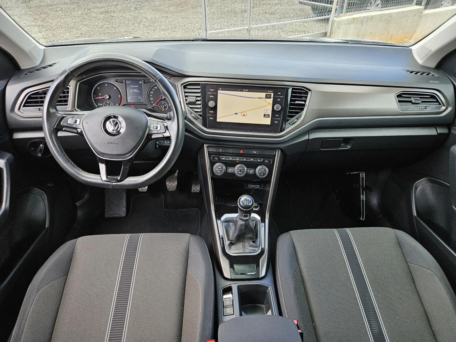VW T-Roc 1.6TDI EURO6, снимка 12 - Автомобили и джипове - 54388962