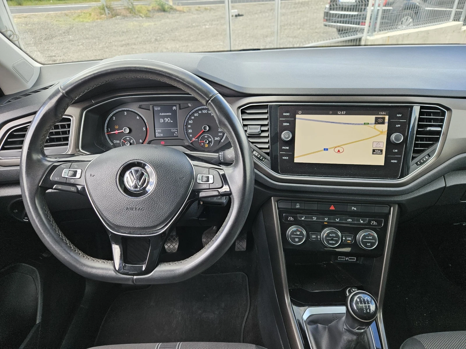 VW T-Roc 1.6TDI EURO6, снимка 13 - Автомобили и джипове - 54388962