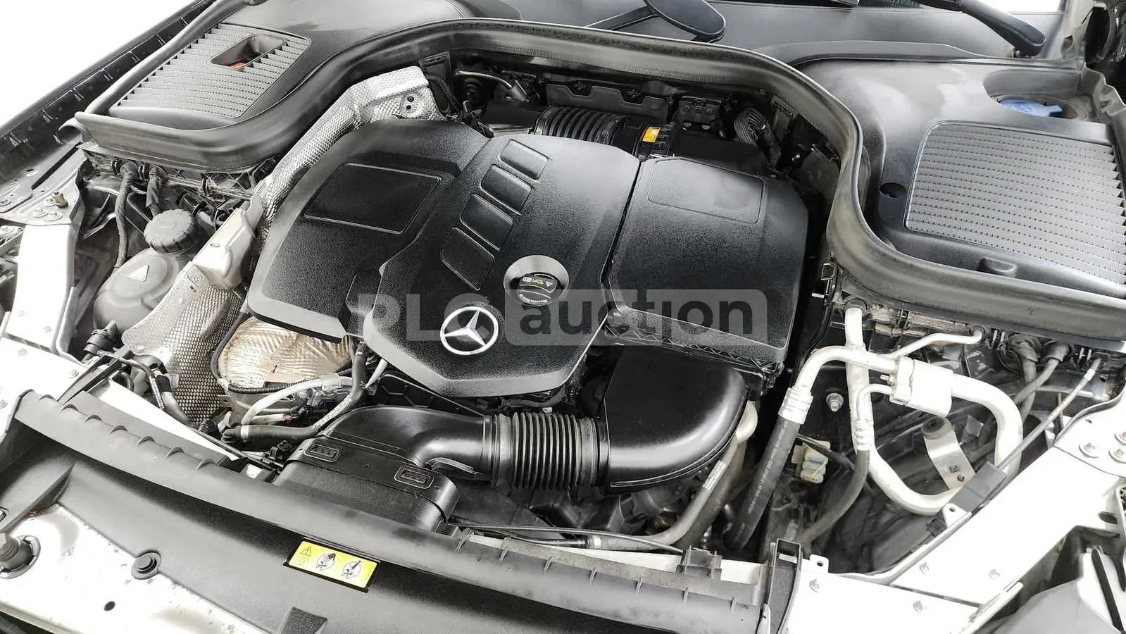 Mercedes-Benz GLC 220 d 4MATIC| КАМЕРА| HEAD UP| PANO| ВКЛ.ТЕХНОТЕСТ, снимка 16 - Автомобили и джипове - 54607917