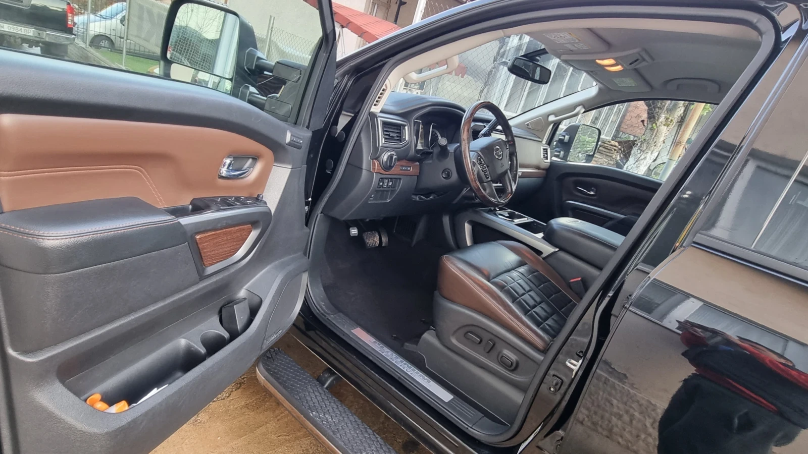 Nissan Titan crew cab, снимка 7 - Автомобили и джипове - 54768198