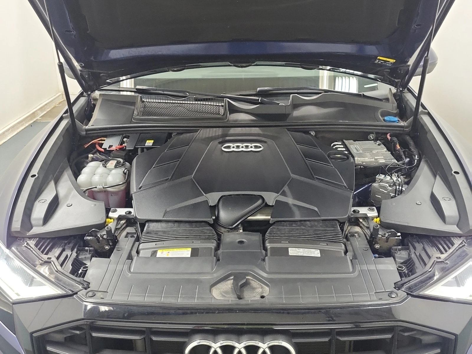 Audi Q8 Progressive* ОБДУХВАНЕ * ПАНОРАМА * , снимка 15 - Автомобили и джипове - 55308035