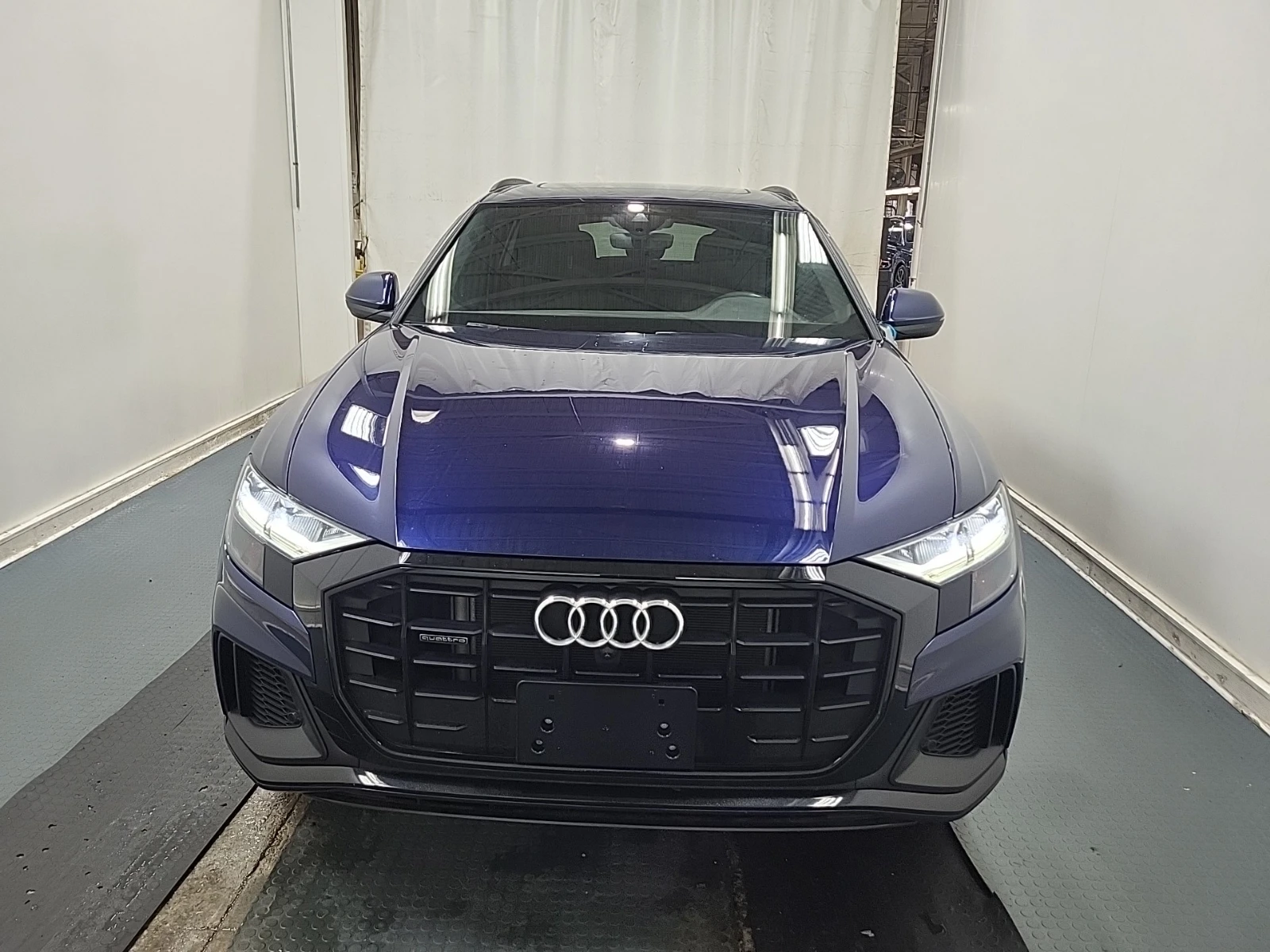 Audi Q8 Progressive* ОБДУХВАНЕ * ПАНОРАМА * , снимка 2 - Автомобили и джипове - 55308035