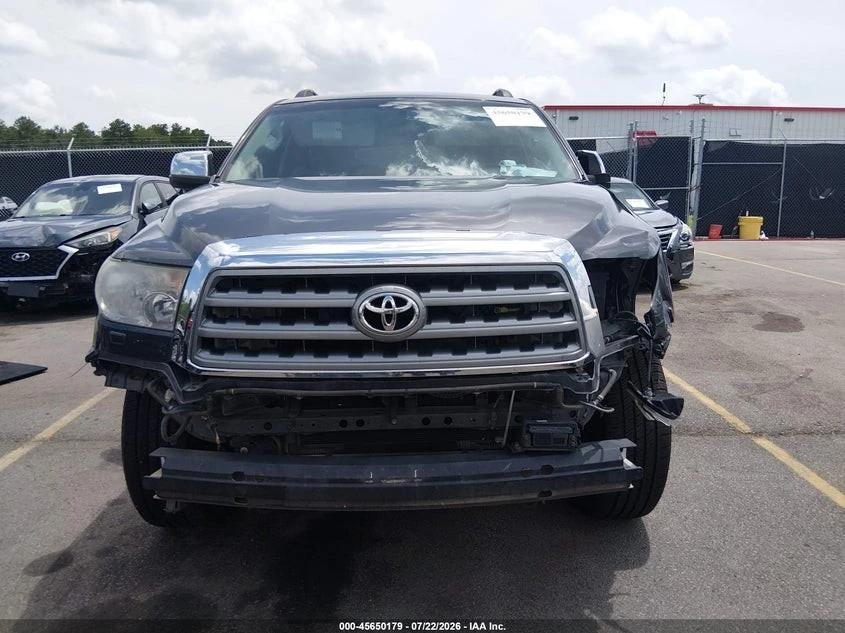 Toyota Sequoia * PLATINUM* 5.7L* V8* ПАНО* KEYLESS* Camera* ПОДГР, снимка 10 - Автомобили и джипове - 55654682