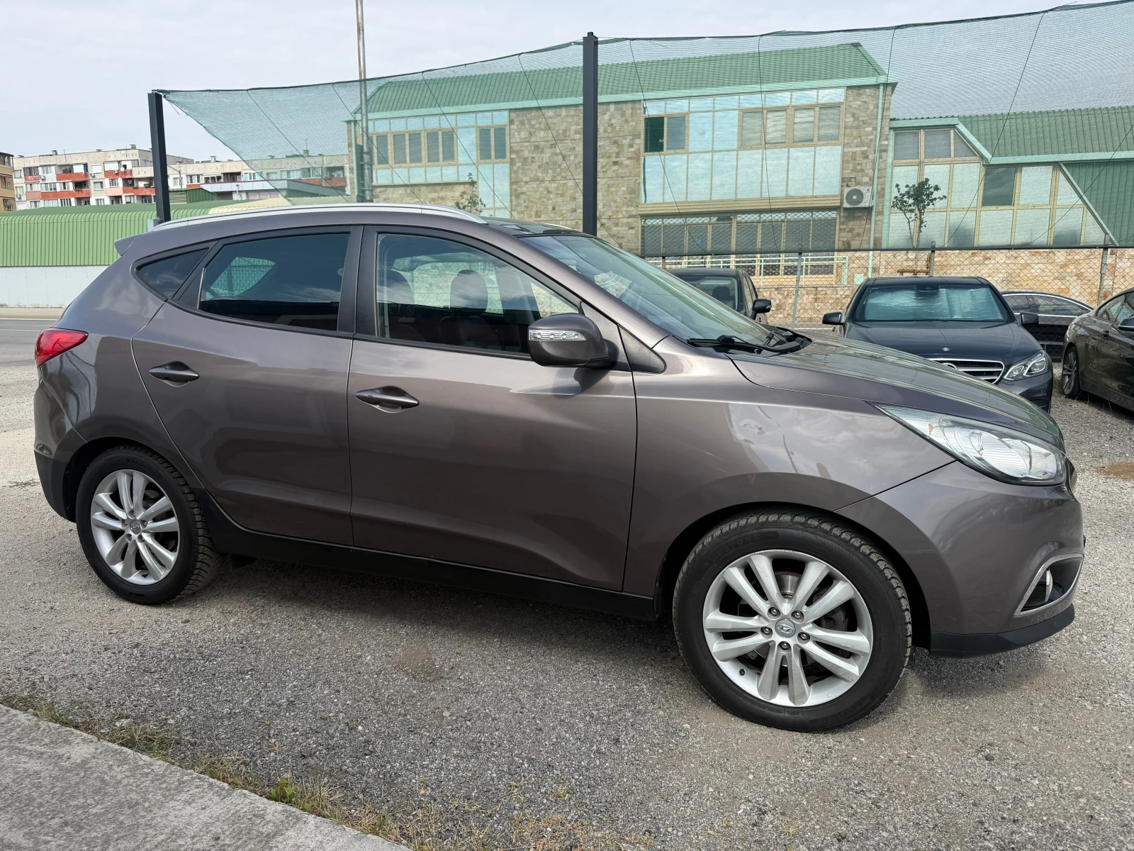 Hyundai IX35 2.0CRDI 4X4* ПАНО* ПОДГРЕВ* КАМЕРА* КОЖА* K LESS, снимка 4 - Автомобили и джипове - 55842755