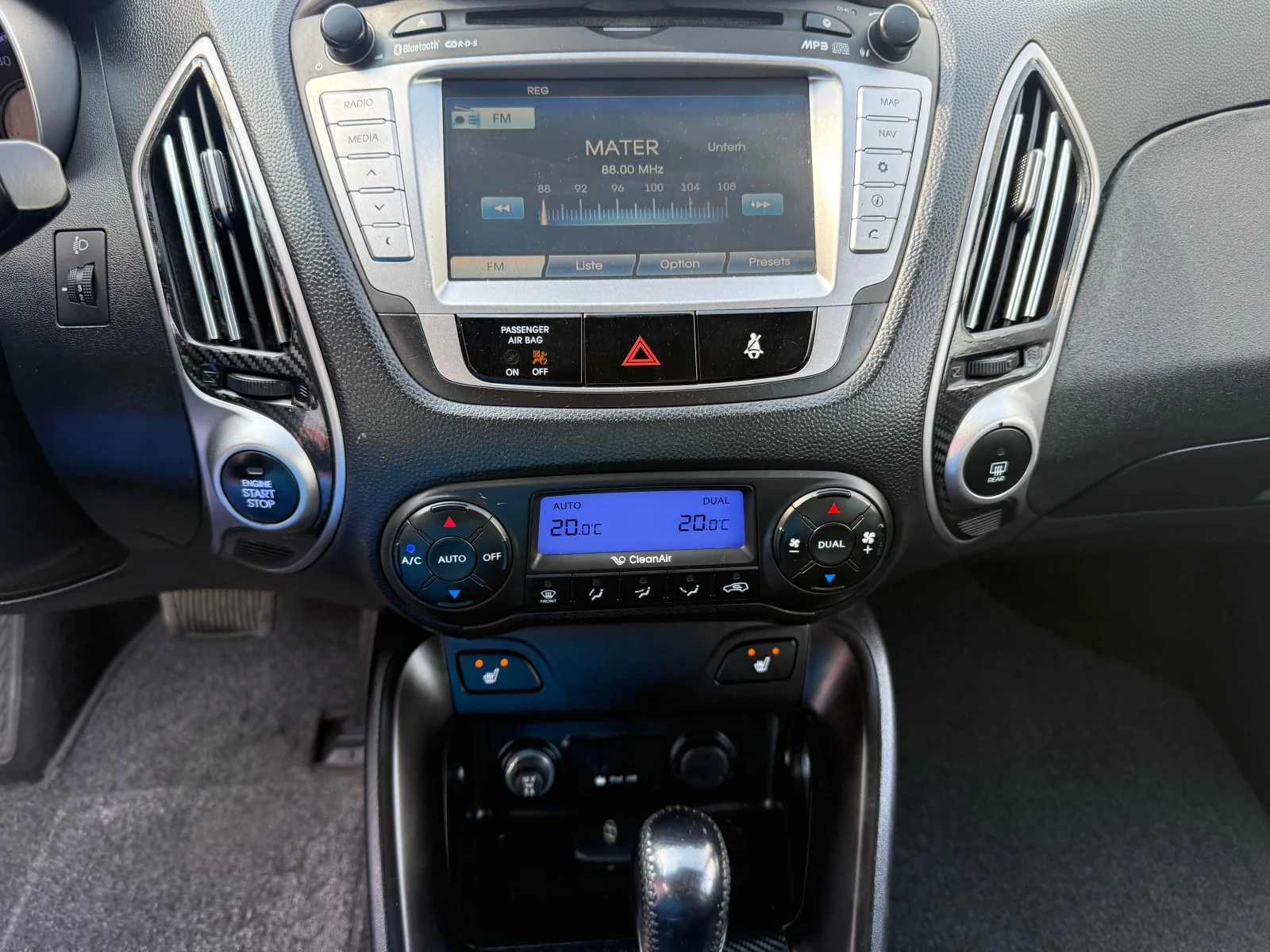 Hyundai IX35 2.0CRDI 4X4* ПАНО* ПОДГРЕВ* КАМЕРА* КОЖА* K LESS, снимка 15 - Автомобили и джипове - 55842755