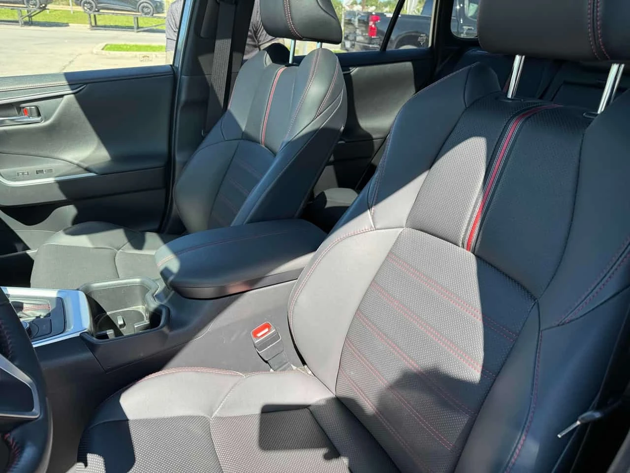 Toyota Rav4 * XSE AWD * CARFAX * ОПЦИЯ ЗА ФИНАНСИРАНЕ, снимка 13 - Автомобили и джипове - 56193032