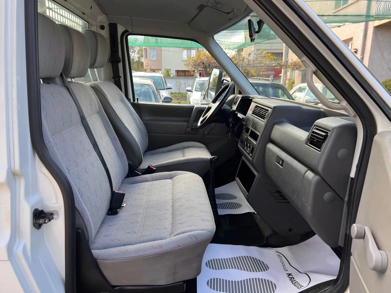 VW Transporter 2.5TDI, снимка 12 - Бусове и автобуси - 42952489