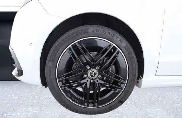 Mercedes-Benz V 250 d Long 4Matic = AMG Line = Night Package Гаранция - изображение 8