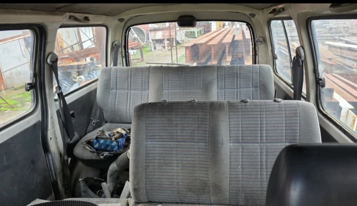 Toyota Hiace  - изображение 3