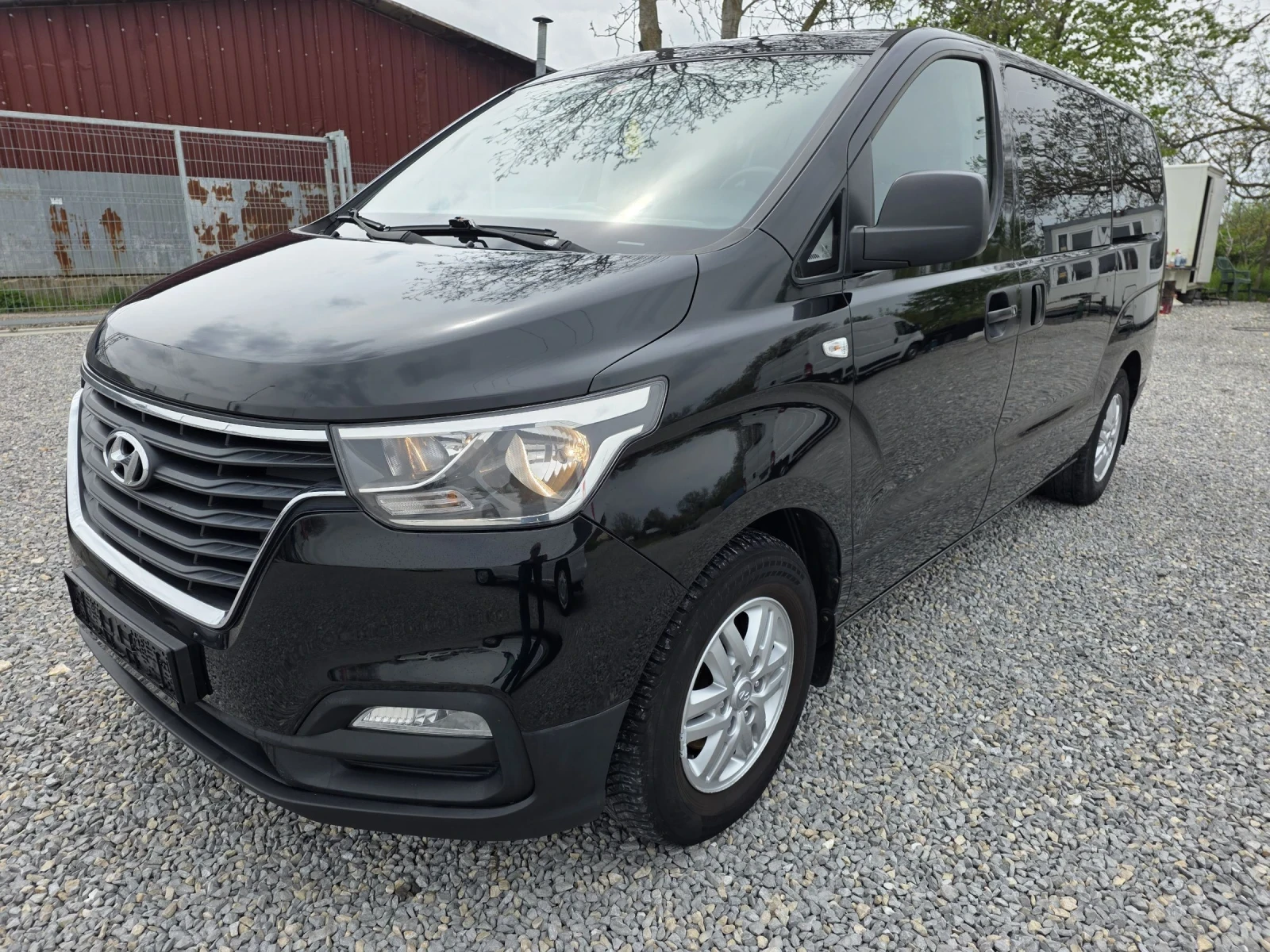 Hyundai H1 2.5d 136h.p. 5+ 1 места