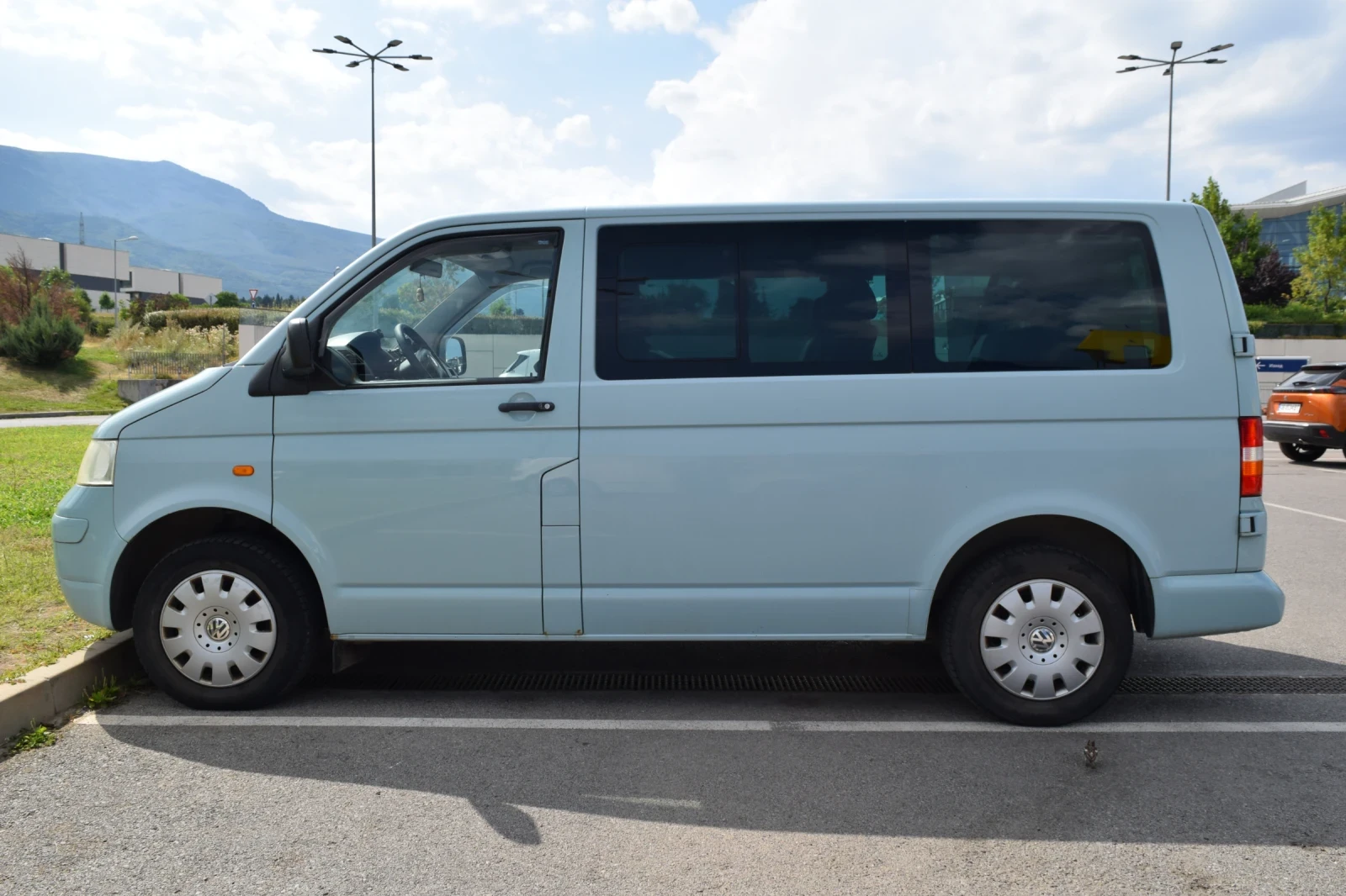 VW Caravelle T5 2.5 TDI, снимка 6 - Бусове и автобуси - 55660042