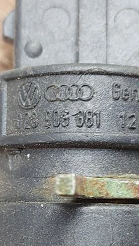 Дебитомер за Audi A3 VDO 805 3671 028 906 681, снимка 1