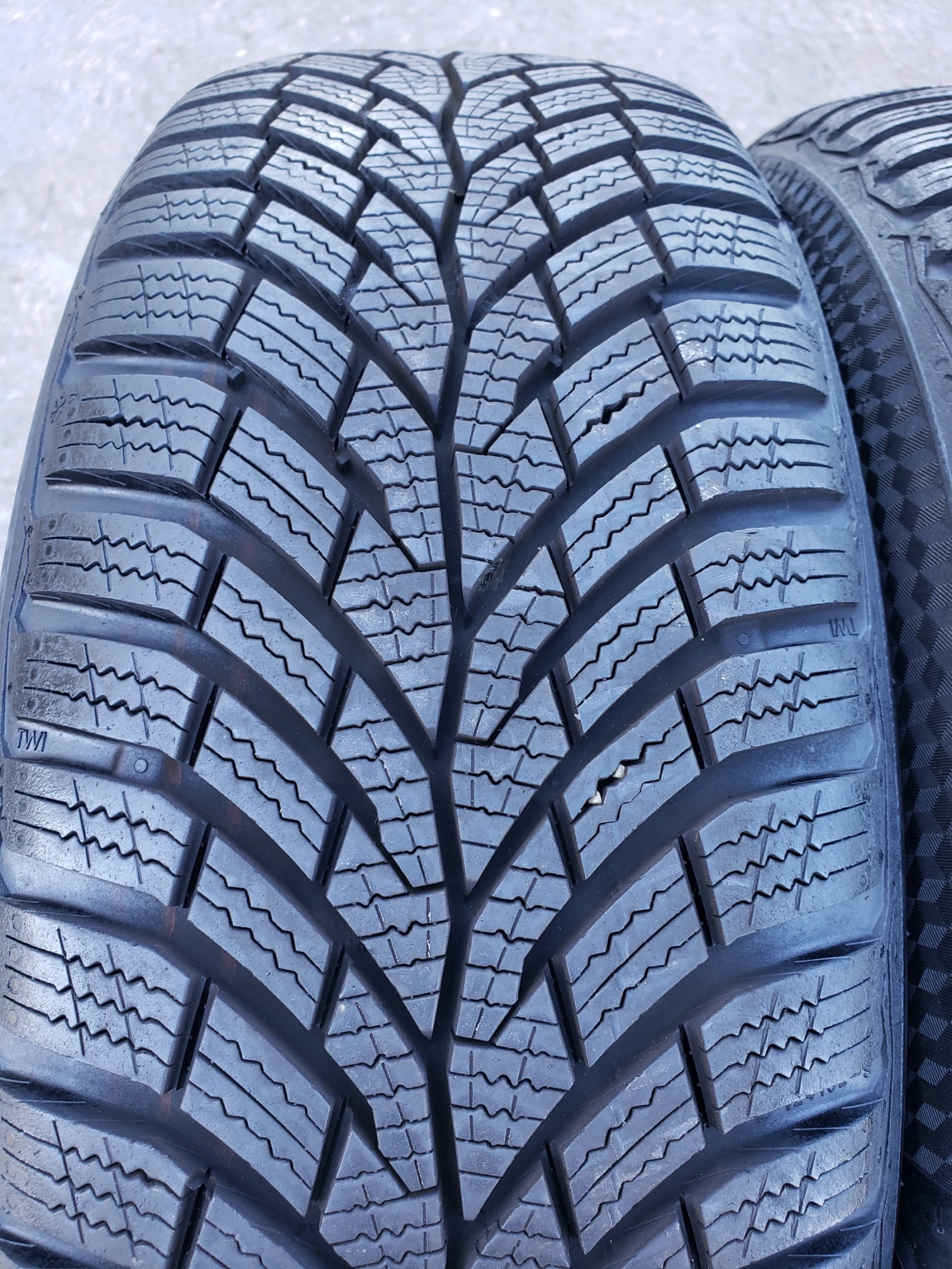 Гуми Зимни 185/50R16