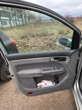 VW Touran 2.0 TDI, снимка 6