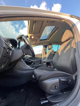 Opel Astra Sports Tourer 1.6 CDTI Сменена Верига, снимка 5